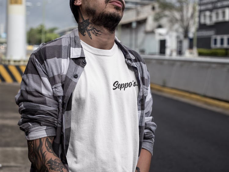 APPAREL & MERCH